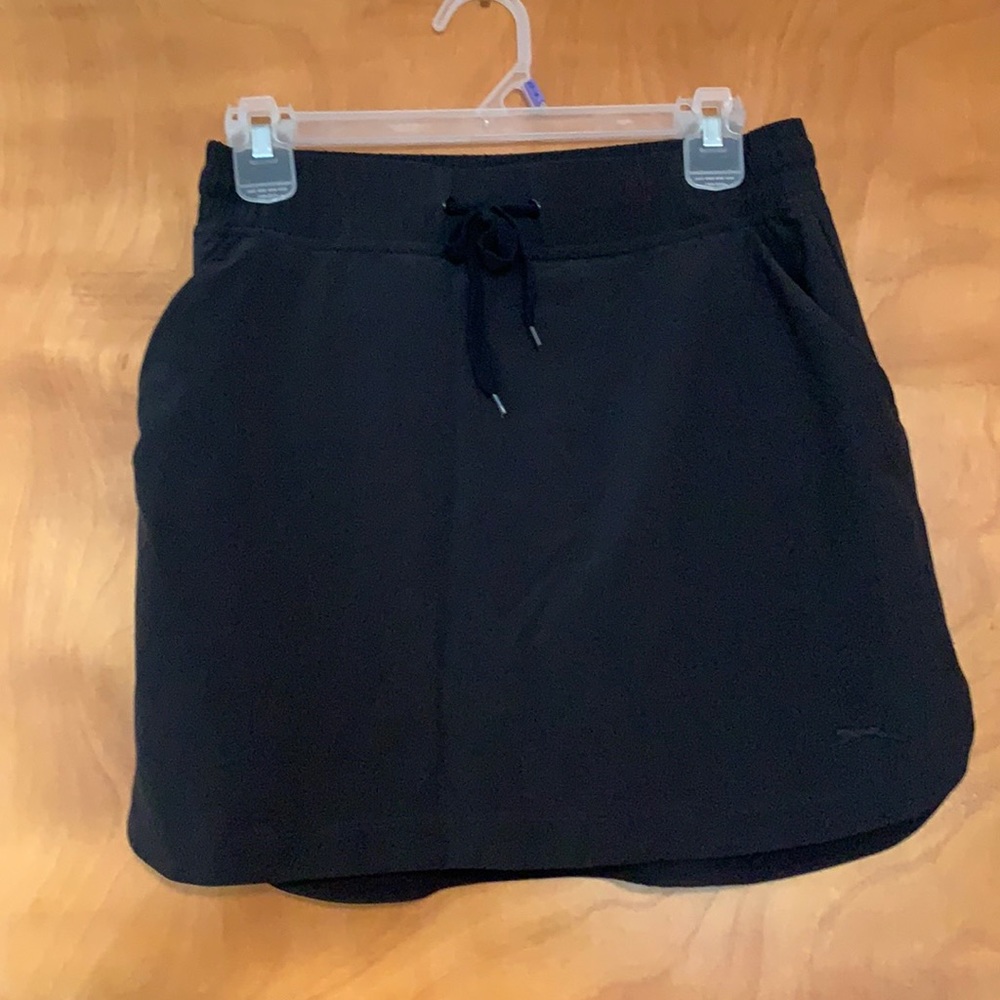 Slazenger golf skort with front and back pockets